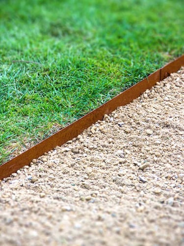 Multi-Edge METAL Rasenkante Cortenstahl 100x17,5cm verlegt