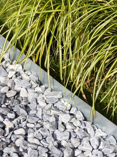 Rasenkante METAL Verzinkt 100x17,5cm verlegt